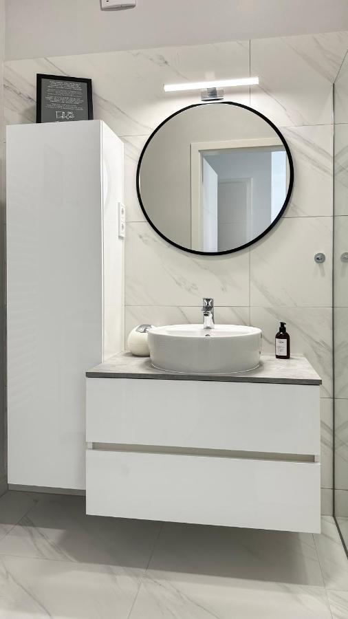 Linden Apartman 104 - Adults Only Mosonmagyaróvár エクステリア 写真